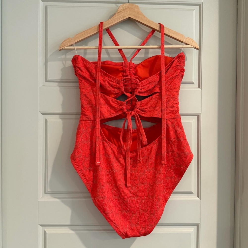 Jessica Simpson Coral Cutout Halter One-Piece Swimsuit Size Large - Picture 4 of 10